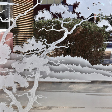 Glass Wall Art - Geisha II