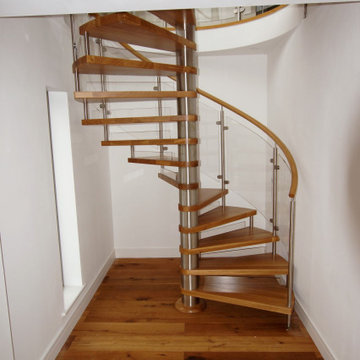 Oak Treads Spiral Staircase Glass Balustrade