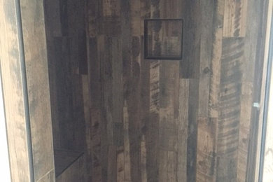 Example of a mountain style bathroom design in Nashville