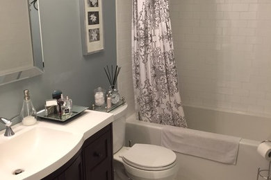 Elegant bathroom photo in Toronto