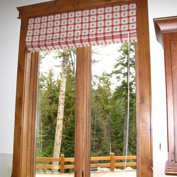 Inside Mount Roman Shade