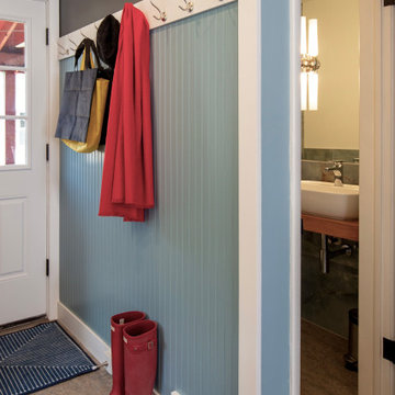 ENTRY Beadboard with Coat Hooks
