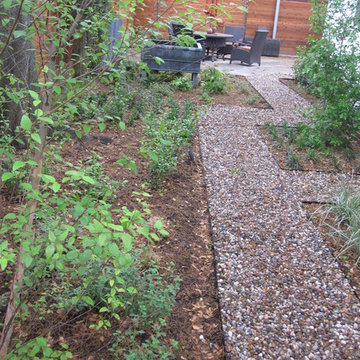 A wrap around garden with a fabulous water featurel!