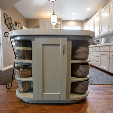 Modern Kitchen Model in Turlock (kC Wedgewood Court)