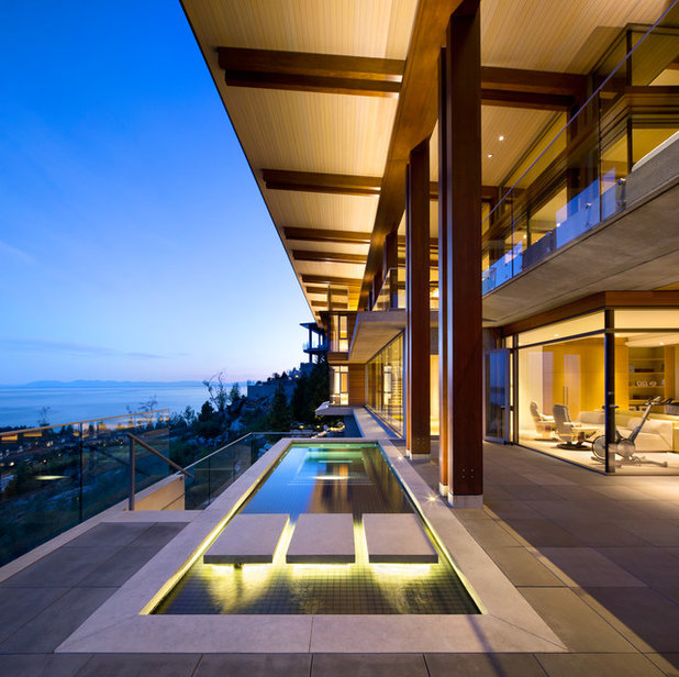 Contemporary Swimming Pool & Hot Tub by HB Design