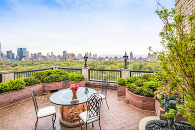Elegant balcony photo in New York