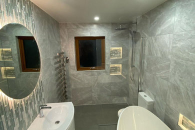 This is an example of a bathroom in Glasgow.