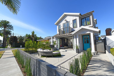 Example of a cottage exterior home design in Orange County