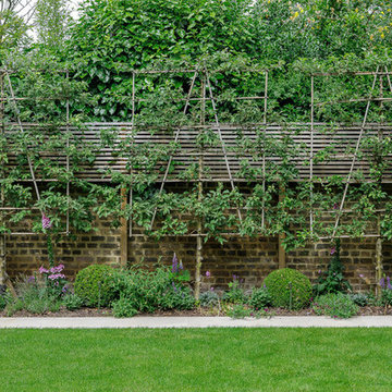 Elegant Contemporary Family Garden