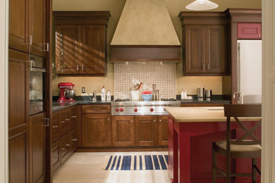 Elegant kitchen photo in Milwaukee