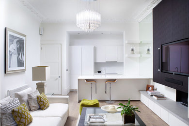 Design ideas for a contemporary living room in London.