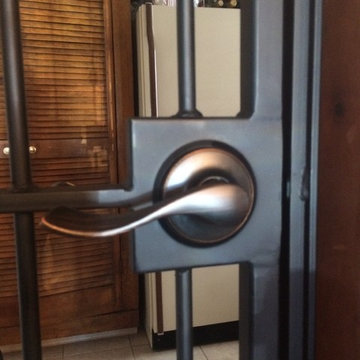 Interior gate
