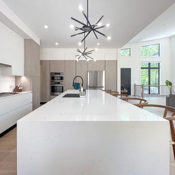 Grey Pine Modern Kitchen: Tiny, ON
