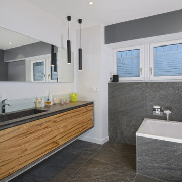 Salle de bain grise