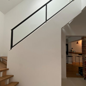 Lofttüren und Treppengeländer im trendigen Industrie/ Bauhaus Stil