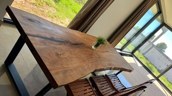 Oak table with metal legs