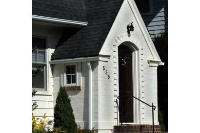 Elegant entryway photo in New York