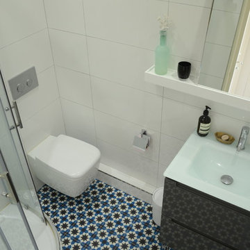 Une salle de bains moderne aux allures orientales