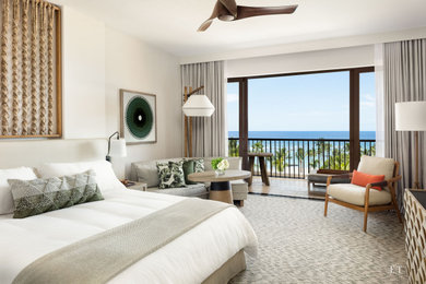 Example of an island style home design design in Hawaii