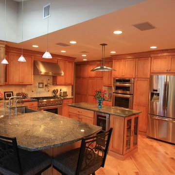 Scotch Plains NJ Contemporary Kitchen Family Room Combo Light Maple Shaker