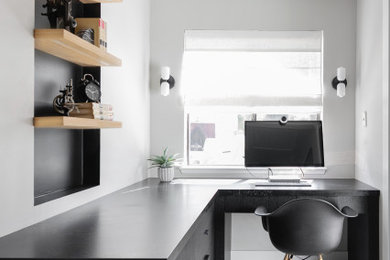 Example of a minimalist home office design in San Luis Obispo