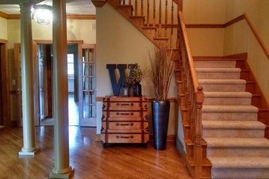 Inspiration for a timeless entryway remodel in Cleveland