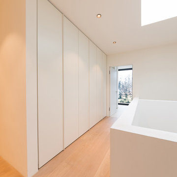 Flurschrank mit definierter Schattenfuge