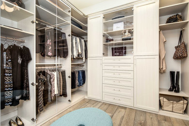 Inspiration for a contemporary closet remodel in San Francisco