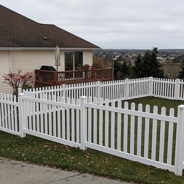 Custom Deck and dog fence on Bell Hill