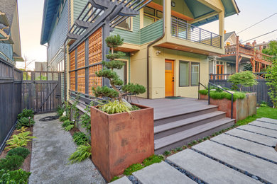 Example of a zen home design design in Seattle