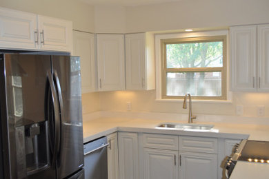 Trendy kitchen photo in Dallas