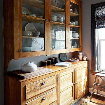 An Outdated Kitchen Gets a Loving DIY Makeover