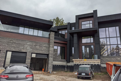 Exterior home idea in Toronto