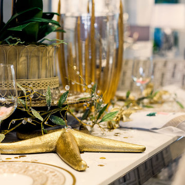 "All That Glitters" Holiday Tablescape from Robb & Stucky Designers