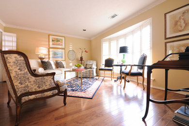 Living room - traditional living room idea in Dallas