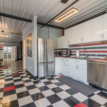 Retro Custom Garage