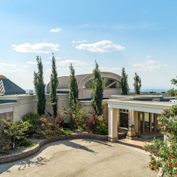 Steven Hill, Associate Broker with Sotheby's International Realty Canada - Featu