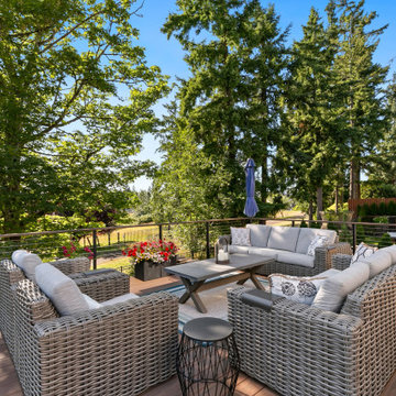 2-level entertaining in Sammamish