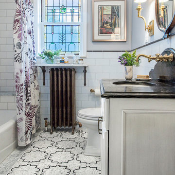 Black and White Bathroom St. Louis, MO