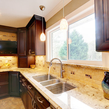 Traditional Kitchen in Pensacola, Florida