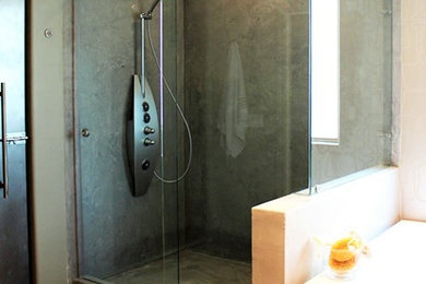 Bathroom - contemporary bathroom idea in Chicago