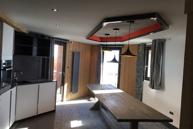 Inspiration pour une cuisine chalet.