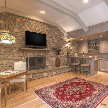 Beautiful Mid-century Modern Estate Home on Breathtaking 3.1 Acres