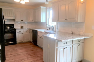 Kitchen - craftsman kitchen idea in Milwaukee