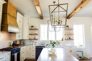 Kitchen photo in Chicago