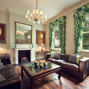 Idéer för ett mellanstort modernt vardagsrum, med en standard öppen spis