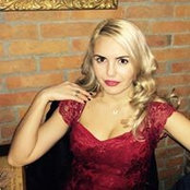 Pop Manuela's photo