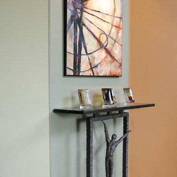 COLORS, ART, & GREAT PIECES IN VERY SLIM SPACE