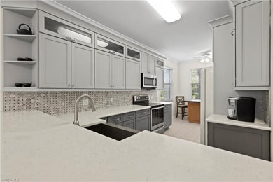 Transitional kitchen photo in Miami