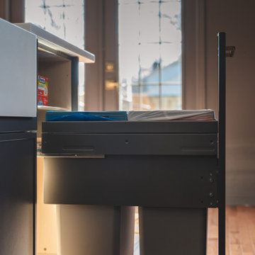 Dark Kitchen